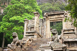 Explore the Ruins of Yapahuwa